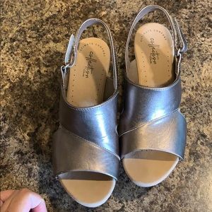 New Clark pewter leather wedge sandals new.